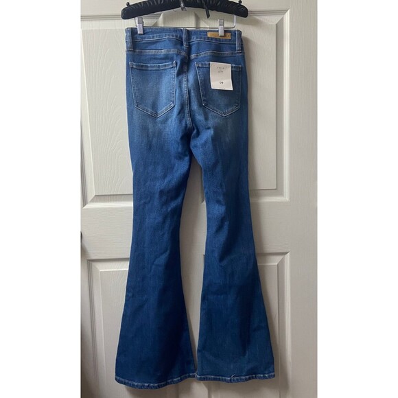 NWT Cello High Rise Jeans Juniors 9 Bootcut Distressed  Skinny Flare - Picture 1 of 8